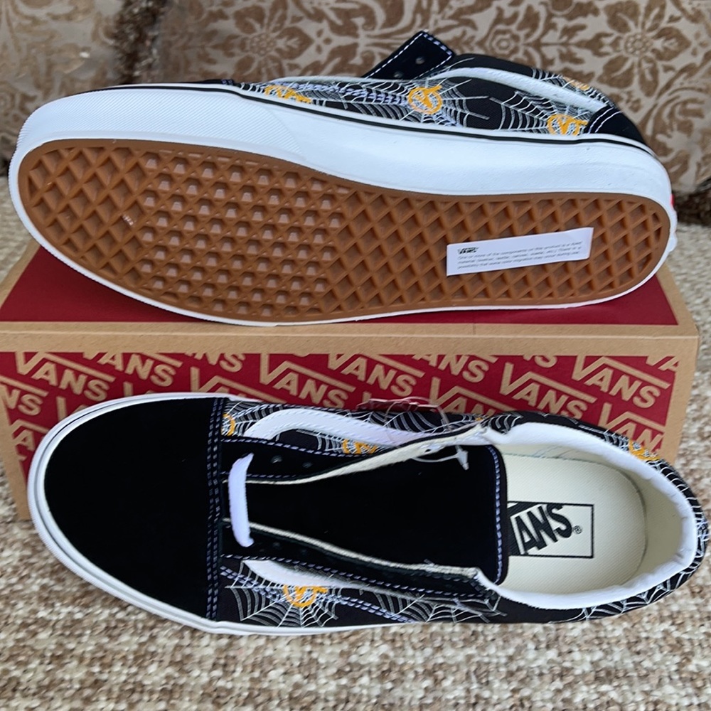 Vans WMNS Old Skool Printed Spider Web/Black Sneakers - Picture 7 of 16